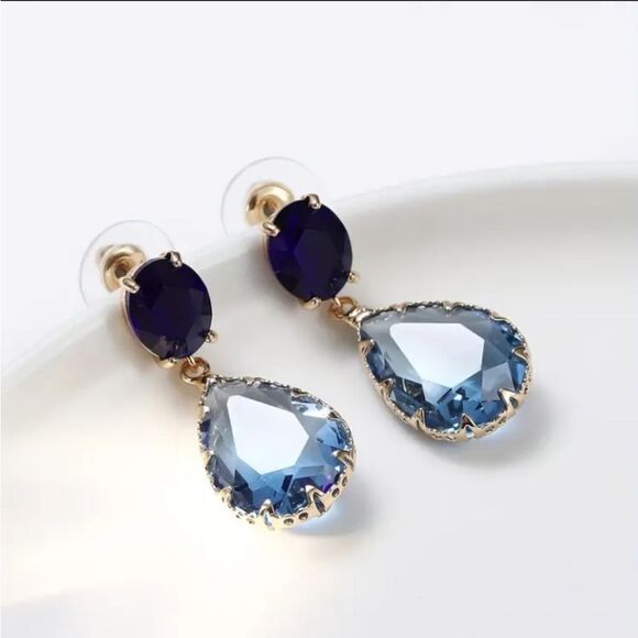 Blue Ombre Crystal Rhinestones Drop Dangle Earrings - Picture 4 of 6